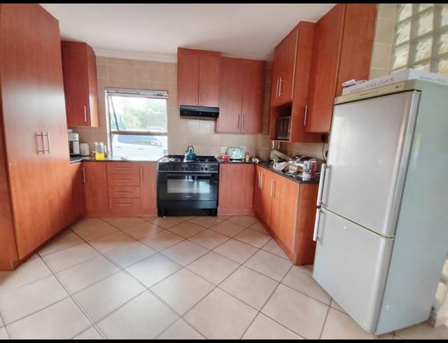 6 BEDROOM HOUSE FOR SALE IN MONTANA PARK